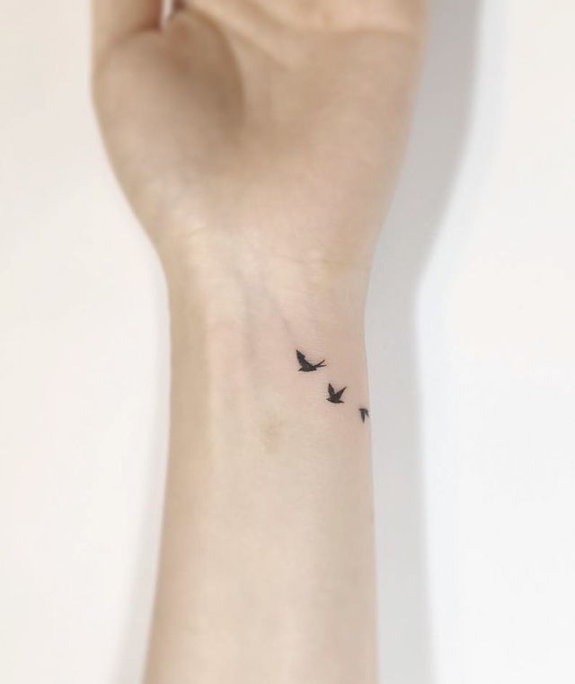 https://image.sistacafe.com/images/uploads/content_image/image/240650/1477905063-bird-tattoos-2-581061bef2750__700.jpg
