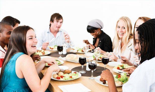 1438680629 296957 120713130628 article new ehow images a05 if uf host semi formal dinner party 800x800