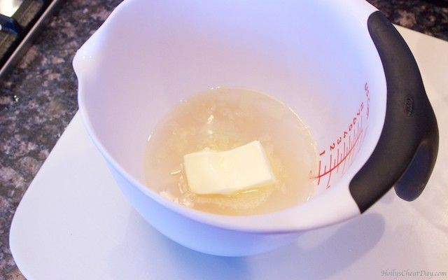 1477977103 how to series homemade sweetened condensed milk 1 hollyscheatday.com  1024x640