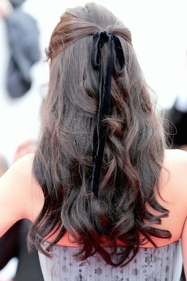 https://image.sistacafe.com/images/uploads/content_image/image/241645/1477996743-hbz-bridal-hair-half-up-hair-bianca-balti-getty.jpg