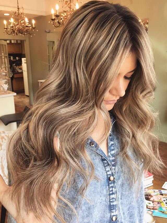 1478014796 4 long brown hair with blonde highlights