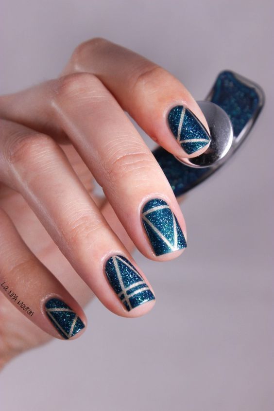1478363301 blue nails with sliver lines