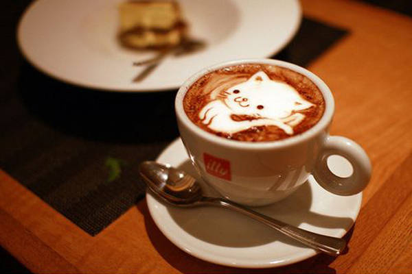https://image.sistacafe.com/images/uploads/content_image/image/24522/1438772036-Cat-Coffee-Art-Caturday-7.jpg