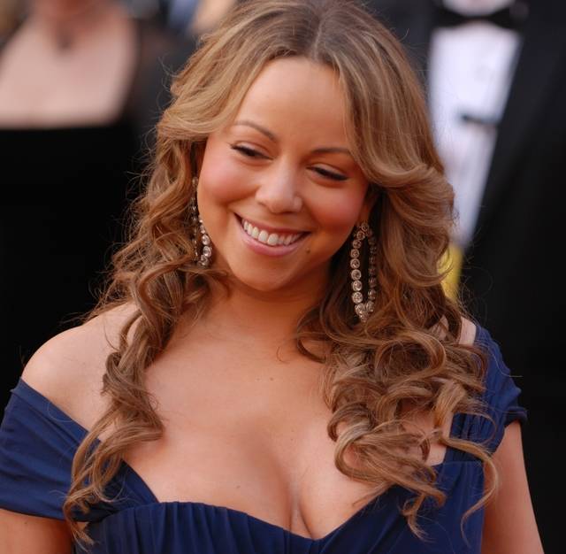 https://image.sistacafe.com/images/uploads/content_image/image/24572/1438777846-Mariah_Carey___2010_Academy_Awards.jpg