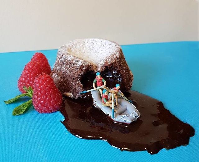 https://image.sistacafe.com/images/uploads/content_image/image/246333/1478582111-dessert-miniatures-pastry-chef-matteo-stucchi-11-5820e1223cbb8__880.jpg