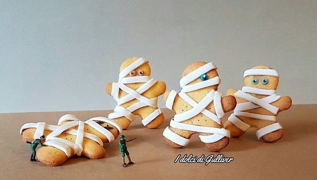 https://image.sistacafe.com/images/uploads/content_image/image/246341/1478582239-dessert-miniatures-pastry-chef-matteo-stucchi-5-5820e113380a9__880.jpg