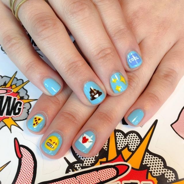 https://image.sistacafe.com/images/uploads/content_image/image/246517/1478592298-Hand-Painted-Emoji-Nails.jpg