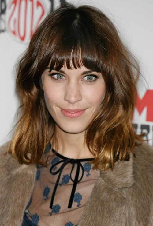 https://image.sistacafe.com/images/uploads/content_image/image/248808/1478844191-piecey-curved-bangs.jpg