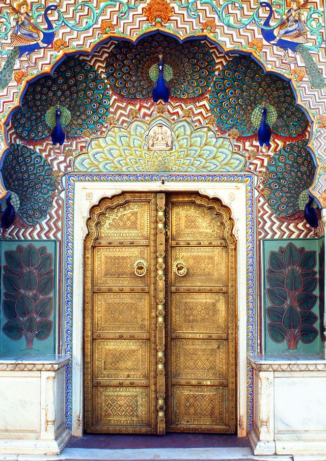 https://image.sistacafe.com/images/uploads/content_image/image/250092/1479137720-beautiful-doors-16-1.jpg