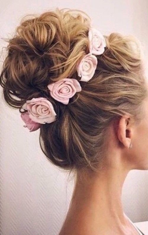 https://image.sistacafe.com/images/uploads/content_image/image/253223/1479709905-curled-bun-with-flowers.jpg