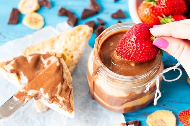 https://image.sistacafe.com/images/uploads/content_image/image/255007/1479881588-Chocolate-Banana-Peanut-Butter-finished6.jpg
