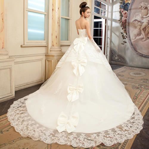 https://image.sistacafe.com/images/uploads/content_image/image/256835/1480267370-vintage-lace-princess-wedding-dress-with-sequins.jpg