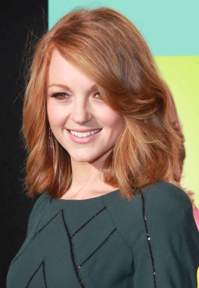 1439216426 haircut for round face coarse hair