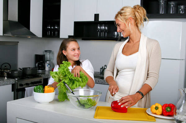 1439259861 mom daughter cooking