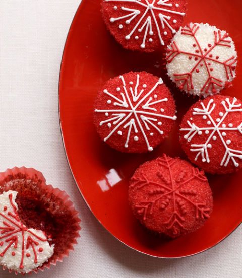 https://image.sistacafe.com/images/uploads/content_image/image/258901/1480660567-54fe4b4a04c16-red-velvet-cupcakes-xl.jpg