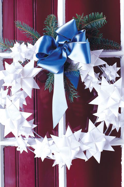 https://image.sistacafe.com/images/uploads/content_image/image/259697/1480912742-gallery-550040dc32143-ghk-christmas-wreath-craft-decorate-paper-stars-s2.jpg