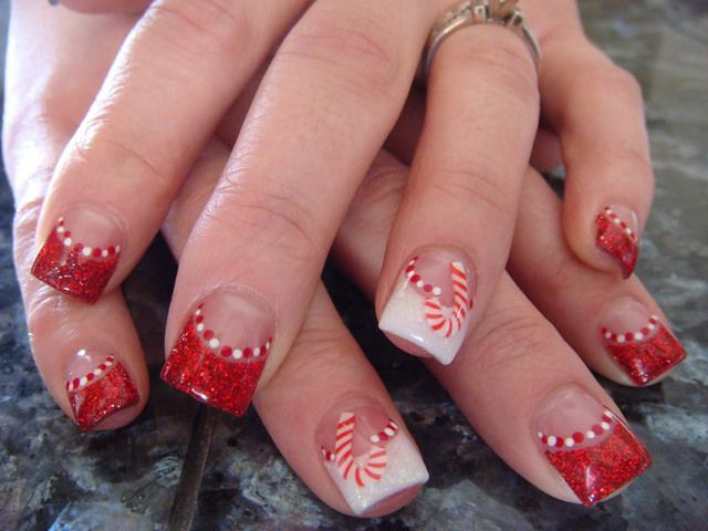https://image.sistacafe.com/images/uploads/content_image/image/259737/1480914839-christmas-nails-33.jpg