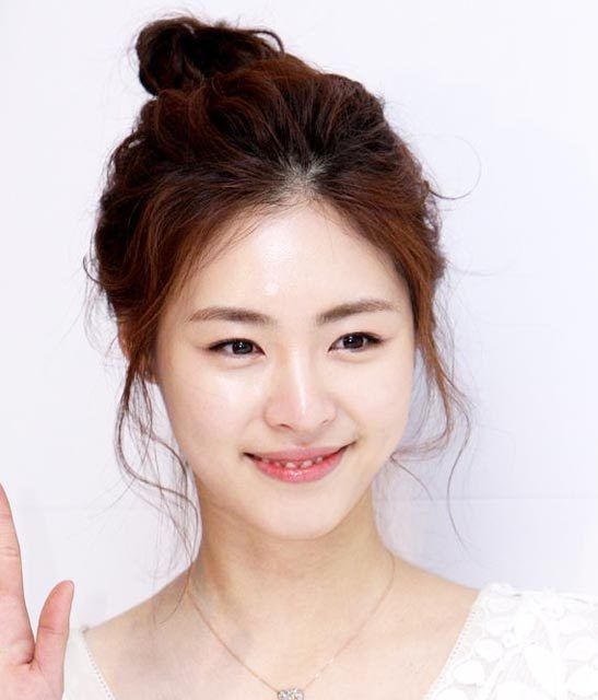 1481045545 pretty korean messy bun hairstyle