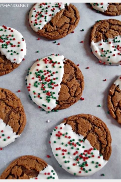 https://image.sistacafe.com/images/uploads/content_image/image/260833/1481086943-gallery-1479309715-spicy-chewy-gingerbread-4-overlay.jpg