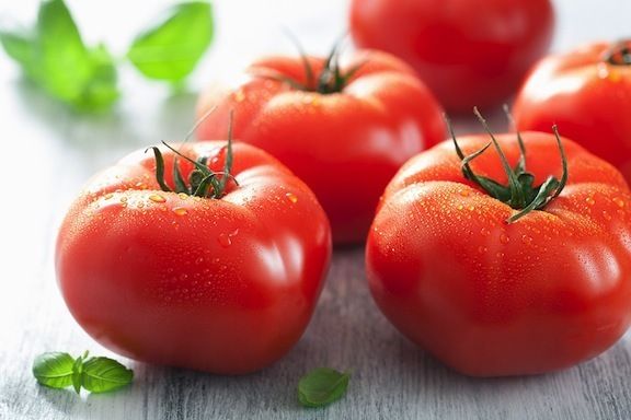https://image.sistacafe.com/images/uploads/content_image/image/261430/1481165152-Fresh-tomatoes-and-basil.jpg