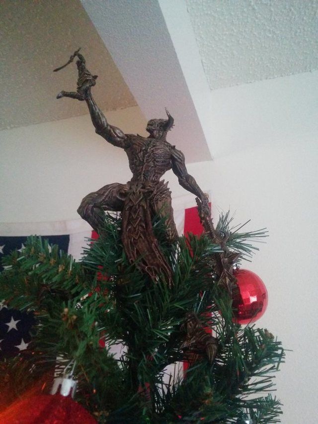 https://image.sistacafe.com/images/uploads/content_image/image/261614/1481173246-creative-christmas-tree-toppers-8-584801829d8f8__700.jpg