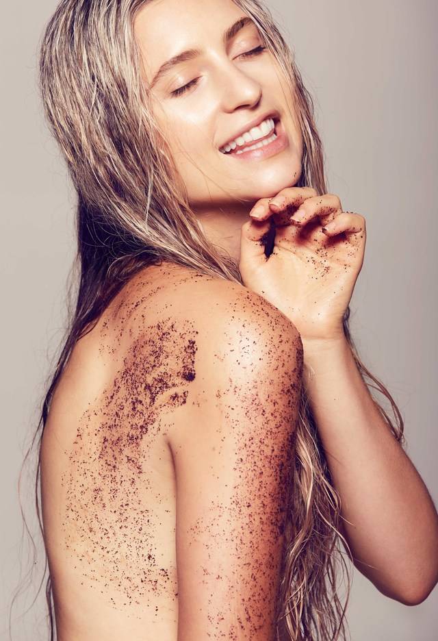 https://image.sistacafe.com/images/uploads/content_image/image/26216/1439354213-Beauty_editorial_coffee_body_scrub_frank.jpg