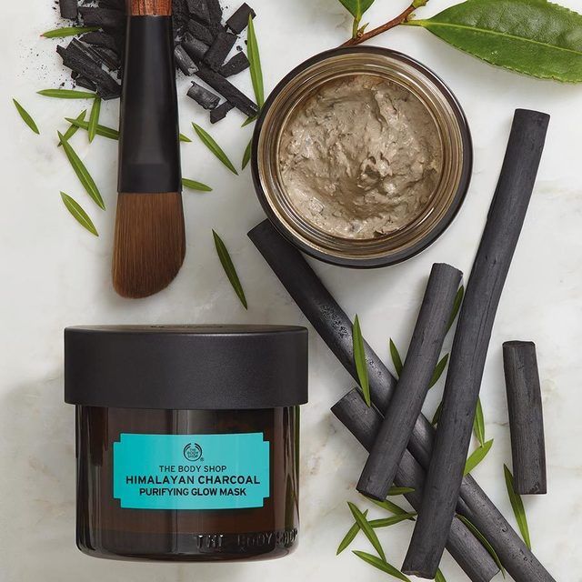 1481353022 himalayan charcoal purifying glow mask 2 l