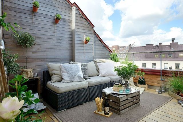 https://image.sistacafe.com/images/uploads/content_image/image/262930/1481379115-Lovely-Gothenburg-apartment-terrace.jpg