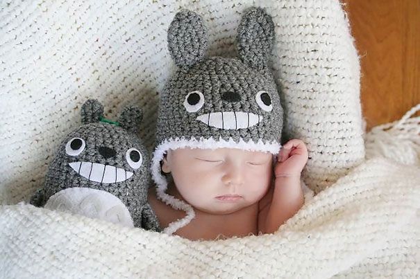 https://image.sistacafe.com/images/uploads/content_image/image/263285/1481432366-winter-knit-gift-ideas-keep-warm-hats-mittens-slippers-14-58259de8953c3__605.jpg