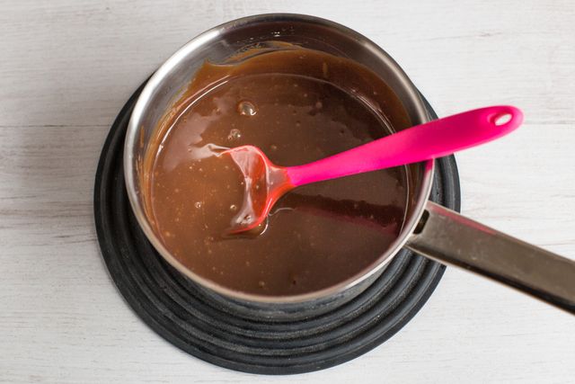 https://image.sistacafe.com/images/uploads/content_image/image/264820/1481696238-Cayenne-churros-with-chocolate-sauce-3.jpg