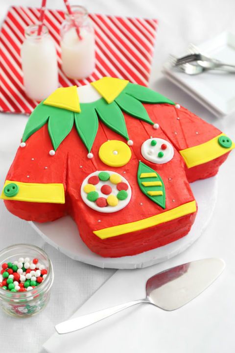 https://image.sistacafe.com/images/uploads/content_image/image/267426/1482061158-gallery-1479329520-ugly-christmas-sweater-cake-sprinkle-bakes.jpg
