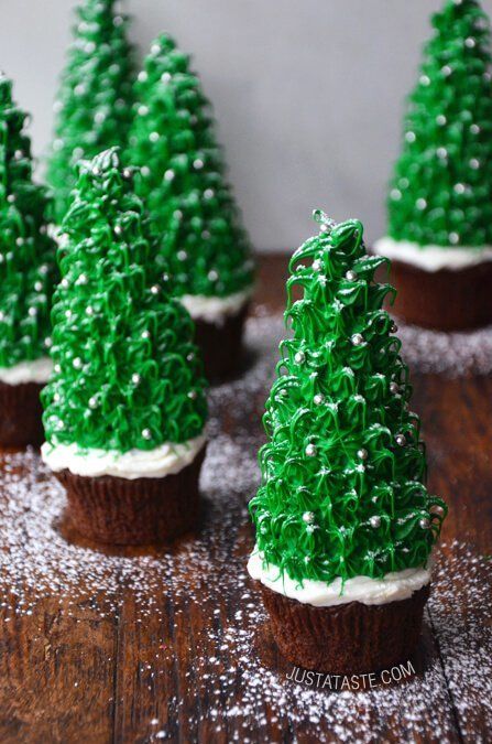 https://image.sistacafe.com/images/uploads/content_image/image/267429/1482061284-1479327301-chocolate-christmas-cupcakes.jpg