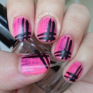 https://image.sistacafe.com/images/uploads/content_image/image/267627/1482079041-Contrasting_Stripey_Nails_Nail_Art_thumb370f.JPG
