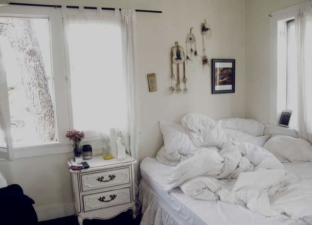 https://image.sistacafe.com/images/uploads/content_image/image/268700/1482214948-Favim.com-bed-bedroom-dream-catcher-dreamcatcher-room-white-50237.jpg