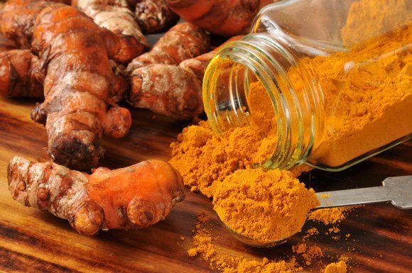 https://image.sistacafe.com/images/uploads/content_image/image/268834/1482229726-turmeric-roots-and-a-jar-of-turmeric-powder.jpg