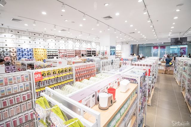 บรรยากาศภายในร้านขายของญี่ปุ่น miniso เซ็นทรัลแจ้งวัฒนะ ' MINISO '