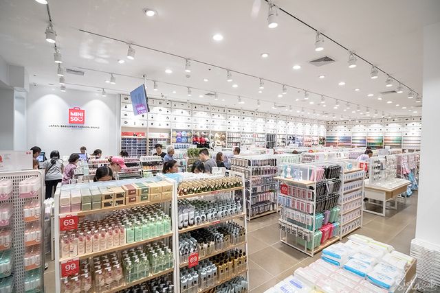 สินค้าร้าน MINISO แจ้งวัฒนะ เรียบร้อย เป็นหมวดหมู่