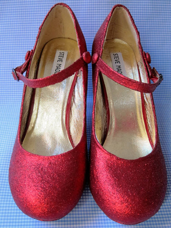 https://image.sistacafe.com/images/uploads/content_image/image/27268/1439870024-Glitter-Shoe-Tutorial.jpg