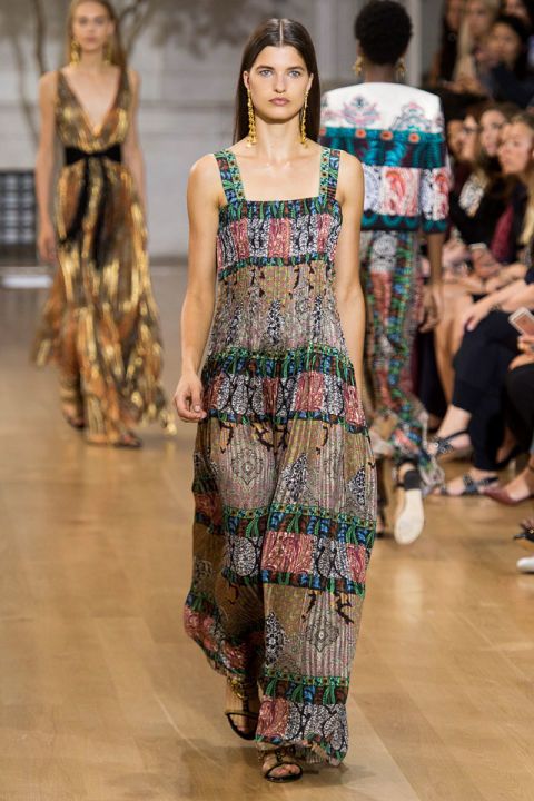 https://image.sistacafe.com/images/uploads/content_image/image/272885/1482830304-hbz-trends-spring-2017-ethnic-maxis-11-de-la-renta-rs17-3661.jpg