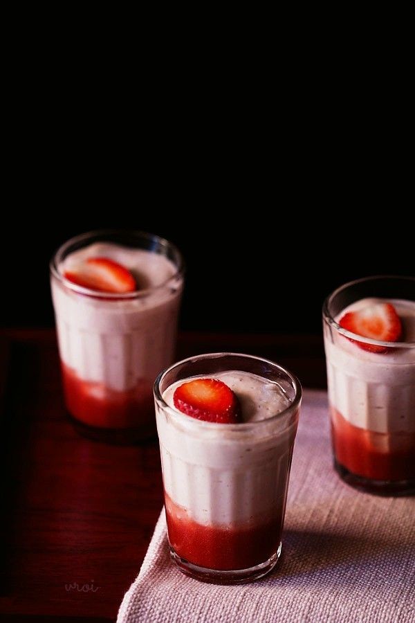 1483007062 eggless strawberry mousse