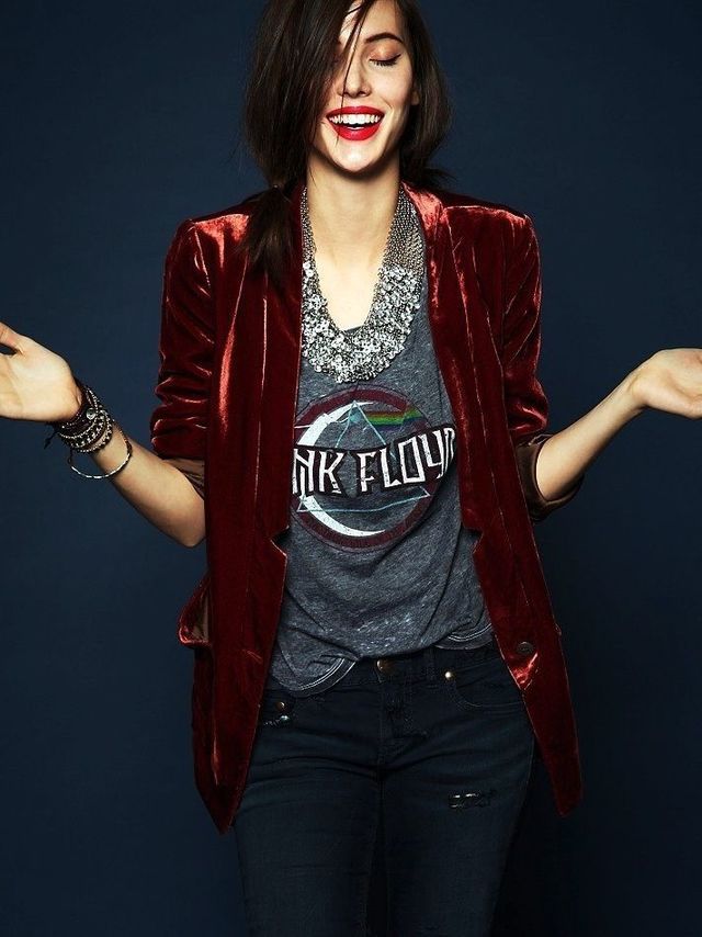 1483276721 wearing velvet 21
