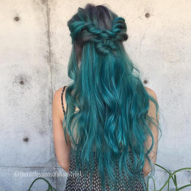 1483594230 3 long teal hair with dark roots