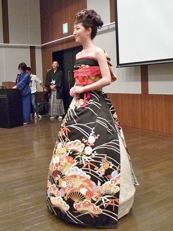 1483597435 furisode kimono wedding dress japan 6 585a38e53d2a9  605
