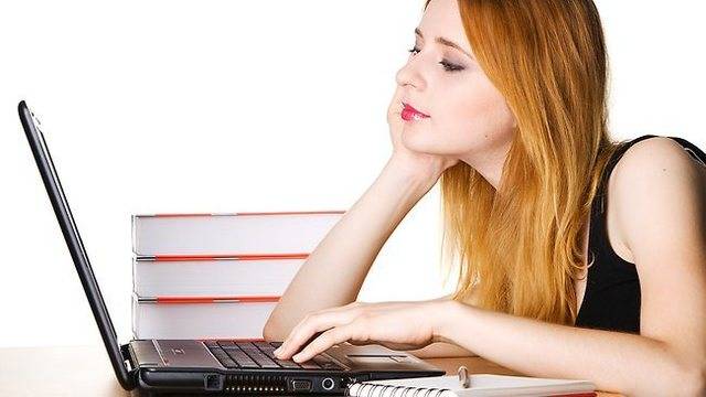 https://image.sistacafe.com/images/uploads/content_image/image/28034/1439959093-MKTG-470-Web-surfing.jpg