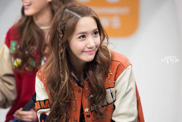 ทรงผมผู้หญิงแสกข้าง แอ๊บเด็ก