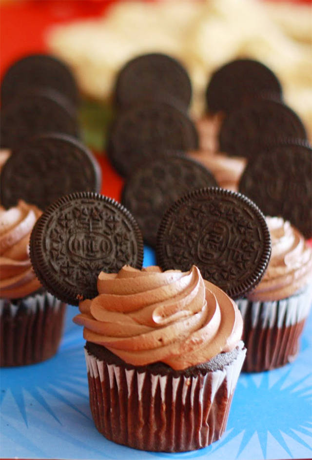 https://image.sistacafe.com/images/uploads/content_image/image/28109/1439964149-mickey-mouse-cupcake.jpg
