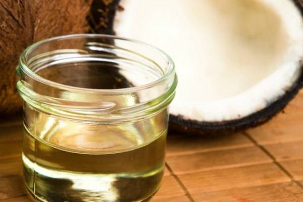 https://image.sistacafe.com/images/uploads/content_image/image/28435/1440037895-Coconut-Oil.jpg