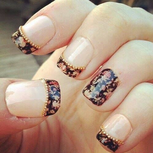 https://image.sistacafe.com/images/uploads/content_image/image/285256/1484889605-Floral-Nails-with-Pearls.jpg