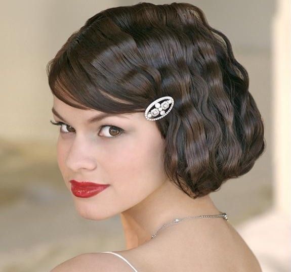 https://image.sistacafe.com/images/uploads/content_image/image/286321/1485061743-Short-Wavy-Wedding-Hair-Style.jpg