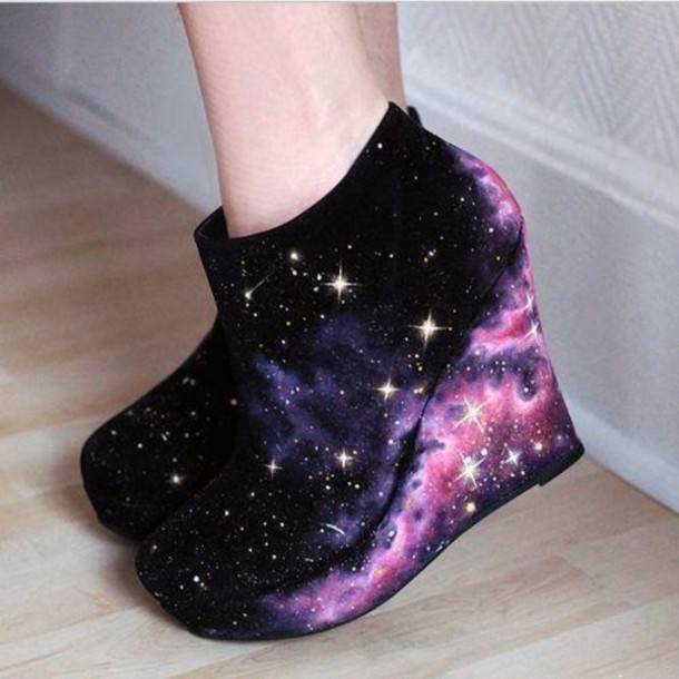 https://image.sistacafe.com/images/uploads/content_image/image/28863/1440124914-y5b7ez-l-610x610-shoes-black-stars-galaxy-wedges-shoes%2Bblack%2Bwedges-heels-galaxy%2Bshoes-steve%2Bmadden-wade%2Bwedges.jpg